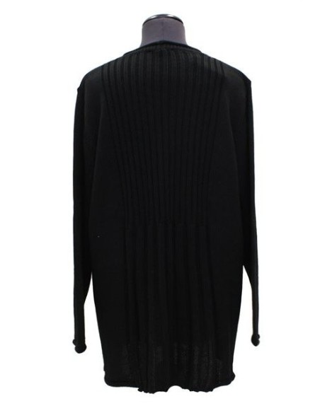 Maglia nera girocollo con 3 bottoni