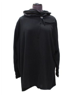 Maglia nera con collo alto e inserti grigi