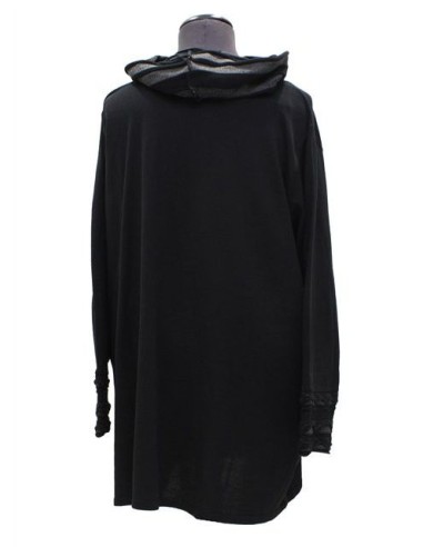 Maglia nera con collo alto e inserti grigi Maglia nera con collo alto e inserti grigi