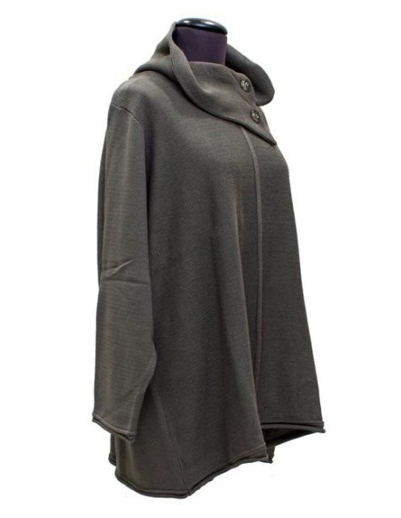 Maglia marron con collo alto