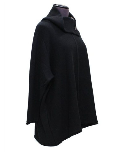 Maglia nera con collo alto Maglia nera con collo alto