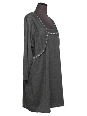 Picture of Abito lana grigio con scollo quadrato e ricami