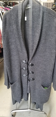 Immagine di Cardigan lana grigio scuro con alamari